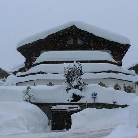 Hotel Edelweiẞ garni - b&b-3